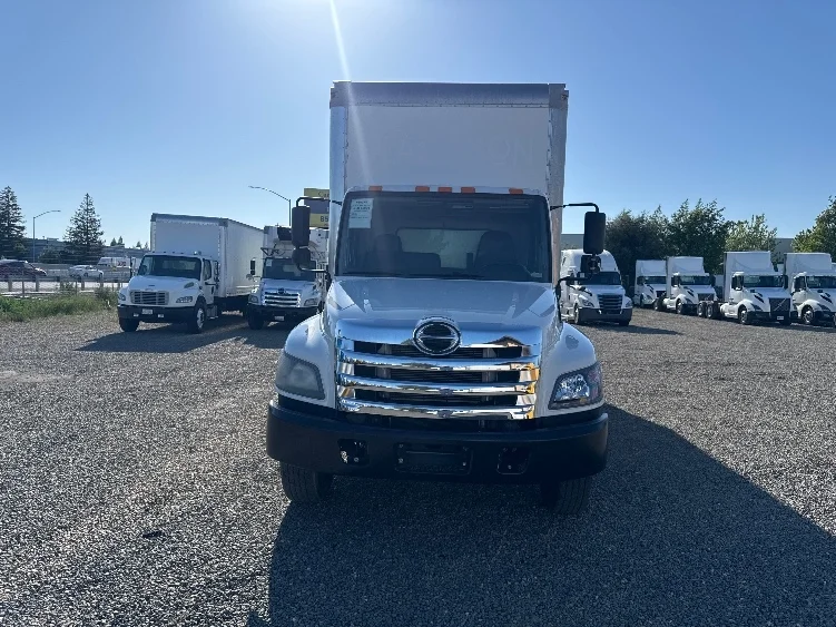 2017 Hino 338 - image 2