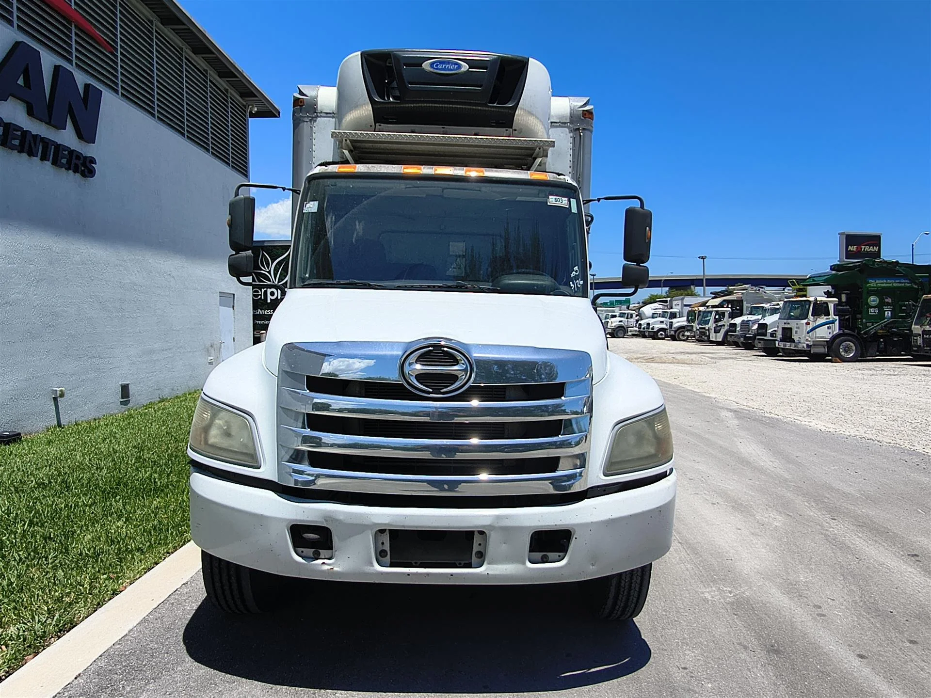 2016 Hino 268 in Fort Lauderdale, FL — photo 2