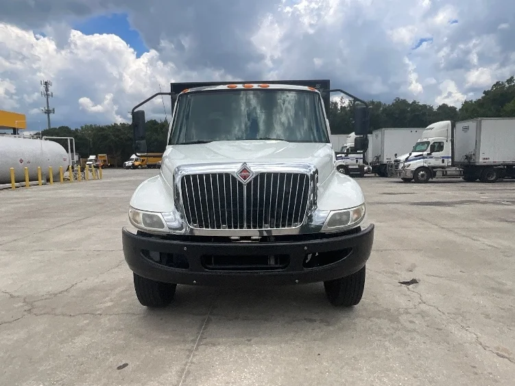 2020 International MV - image 2