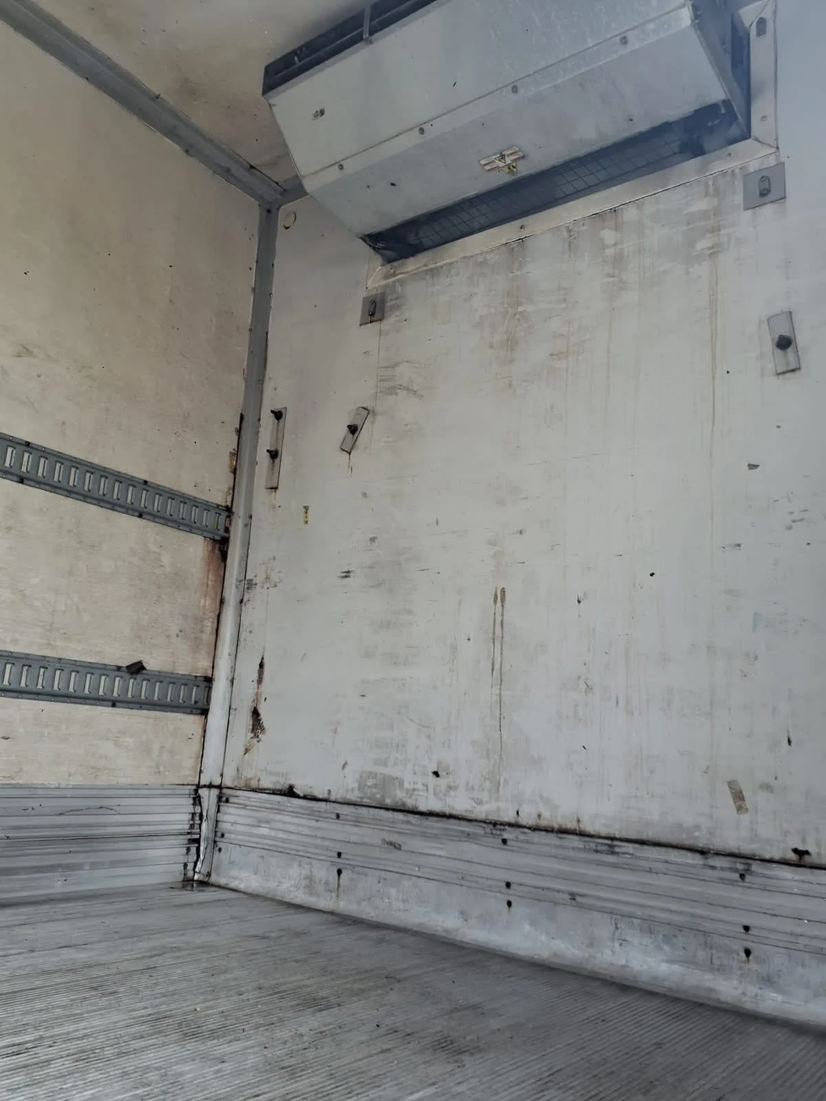 2018 International 4300 - image 11