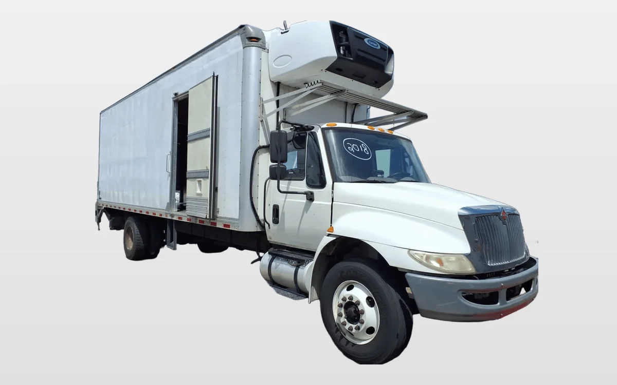 2018 International 4300 - image 1