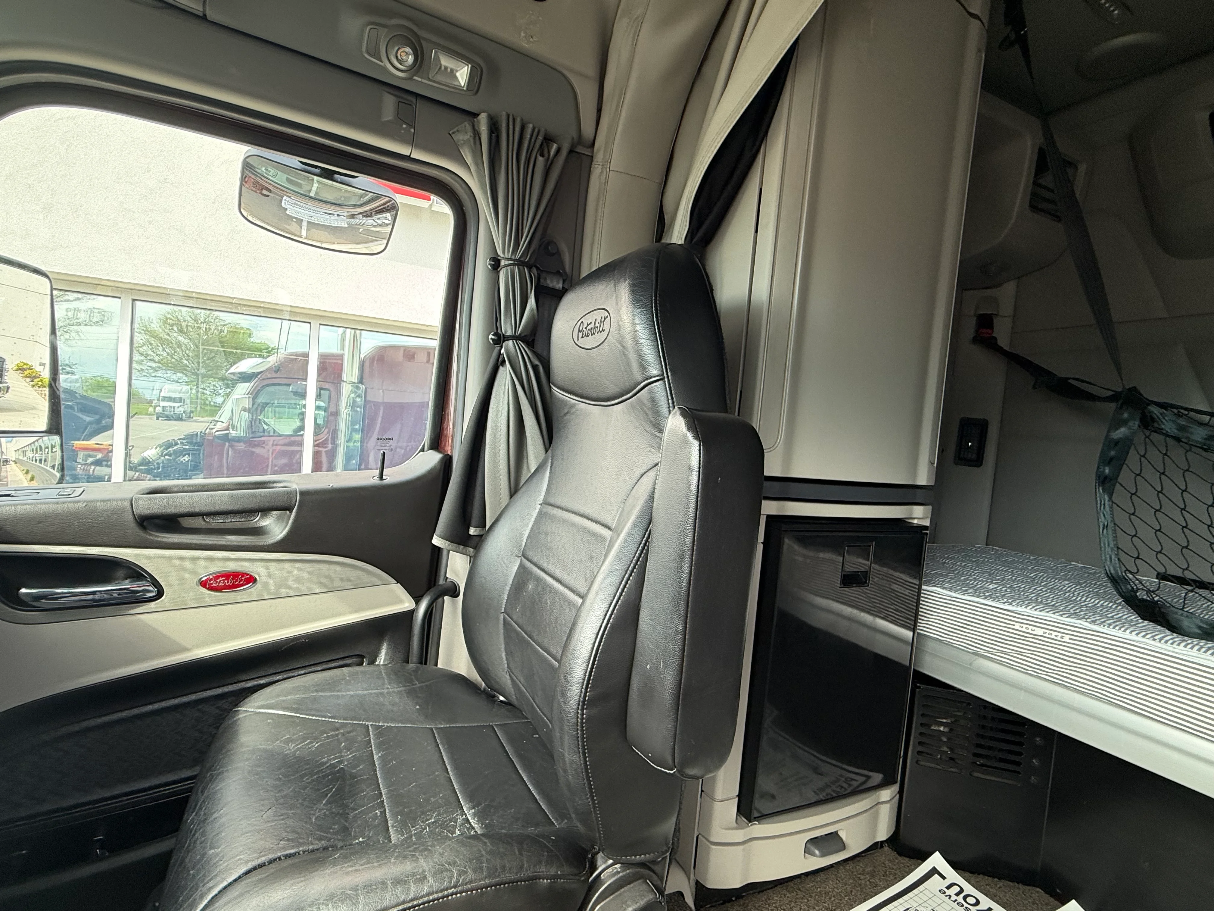 2023 Peterbilt 567 - image 12