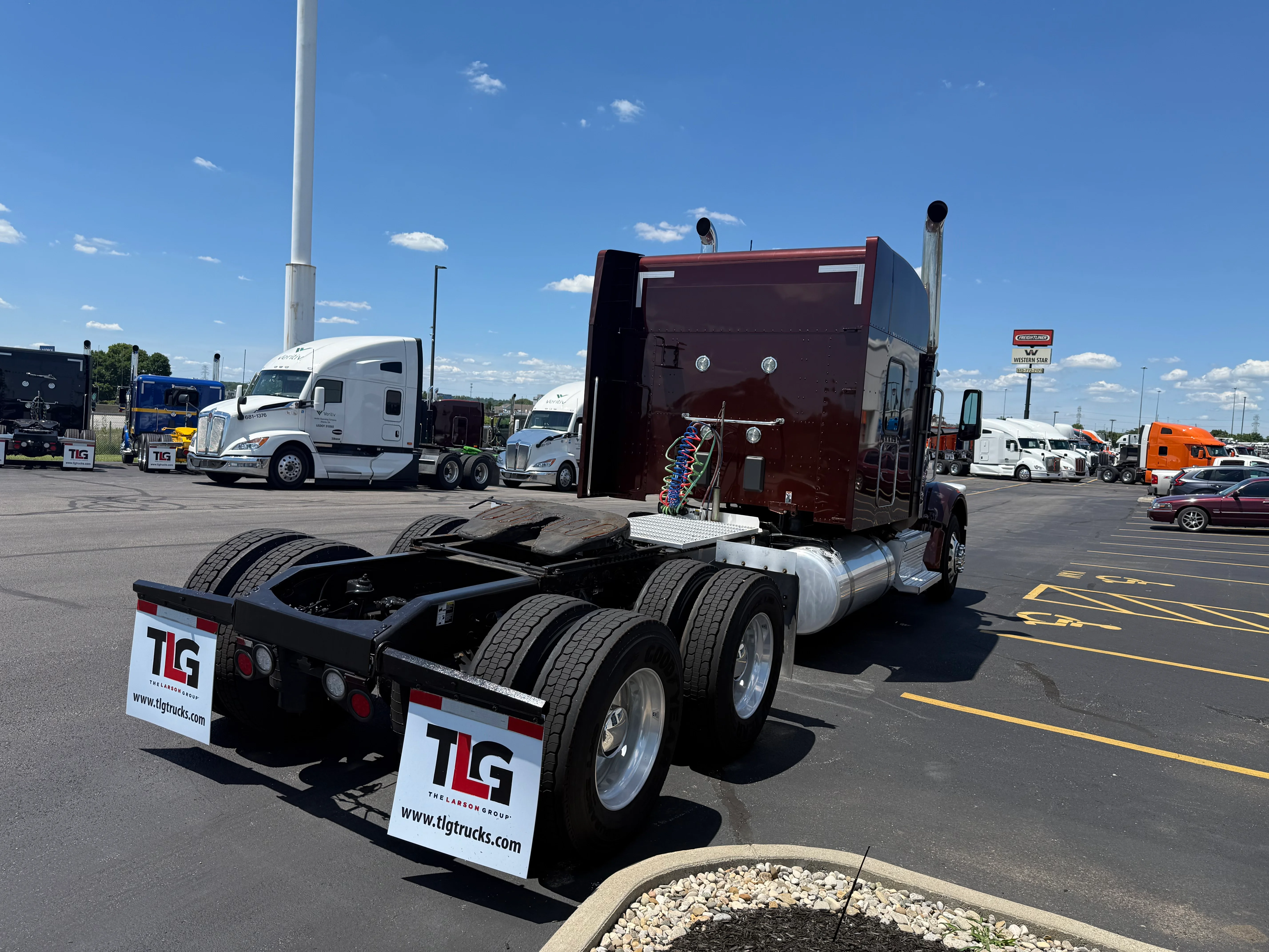 2023 Peterbilt 567 in Louisville, KY — photo 5