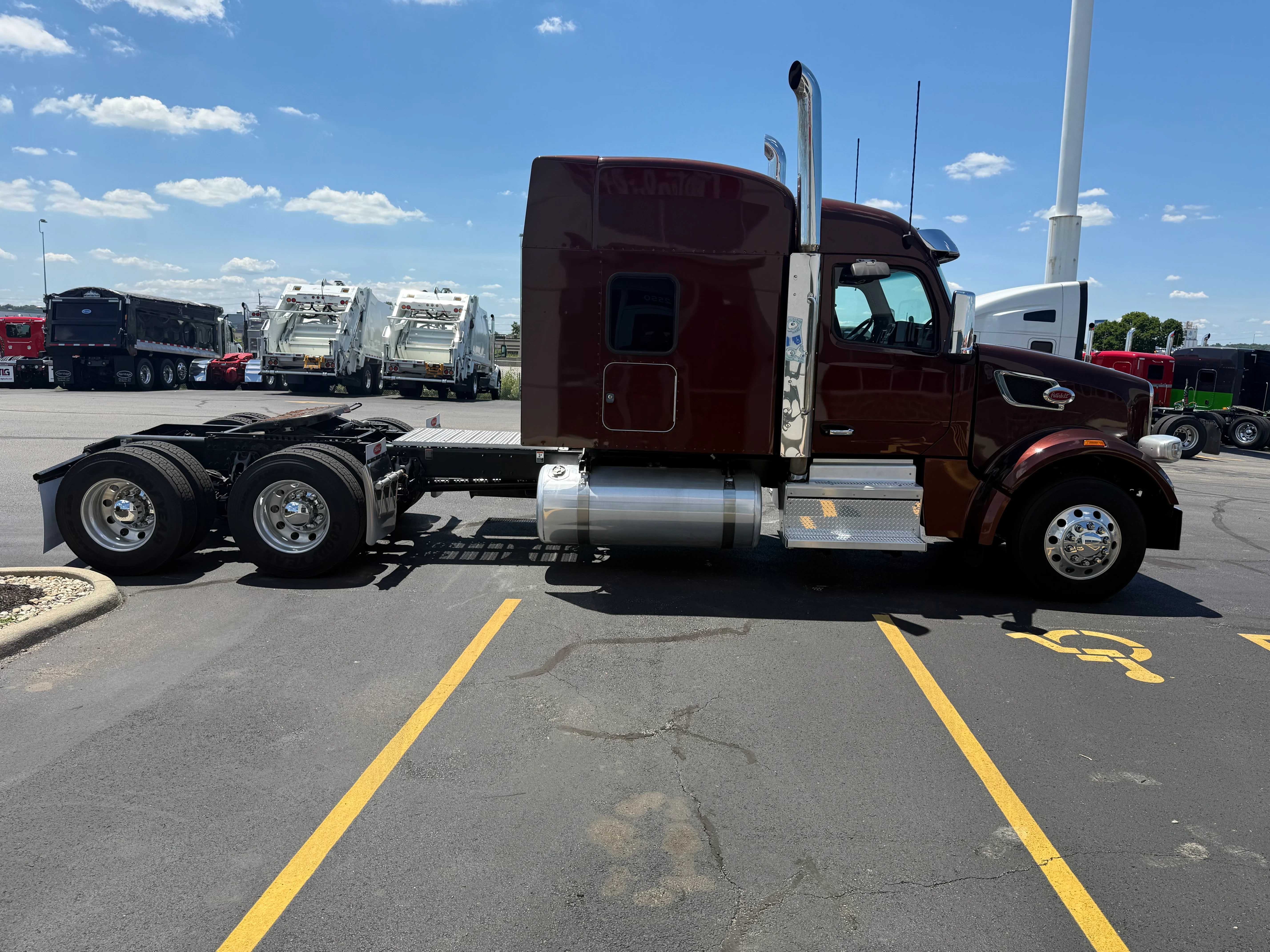 2023 Peterbilt 567 in Louisville, KY — photo 6