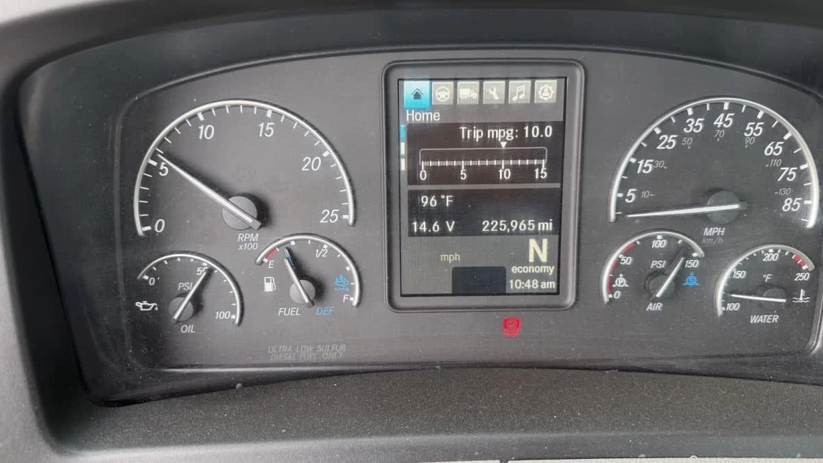 2020 Freightliner Cascadia in Phoenix, AZ — photo 12