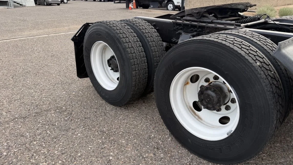 2020 Freightliner Cascadia in Phoenix, AZ — photo 10
