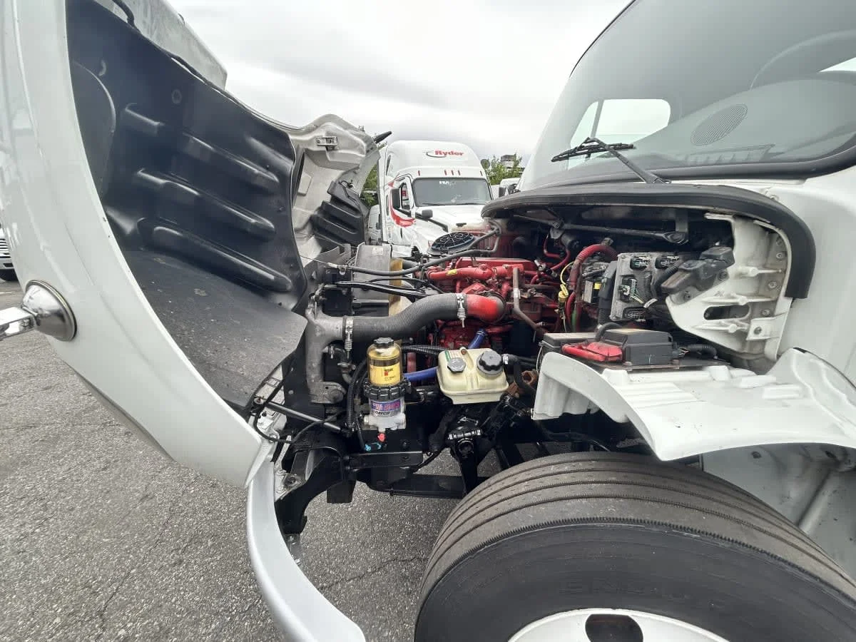 2017 Freightliner M2 106 - image 7