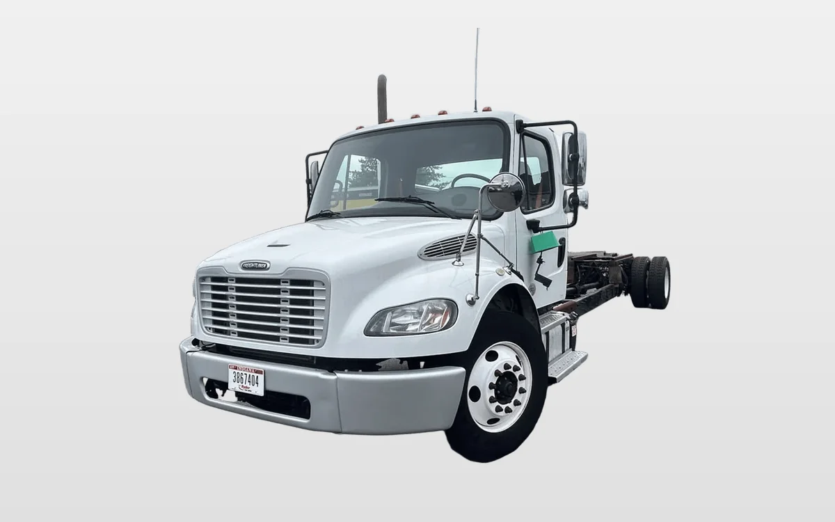 2017 Freightliner M2 106 - image 1