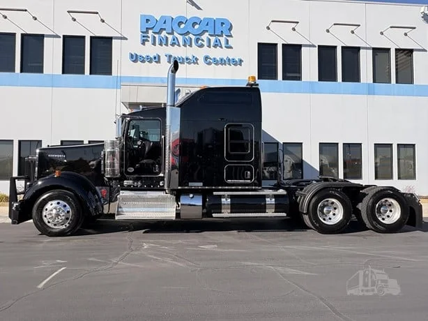 2025 Kenworth W900 - image 8