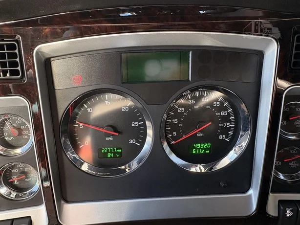 2025 Kenworth W900 - image 11