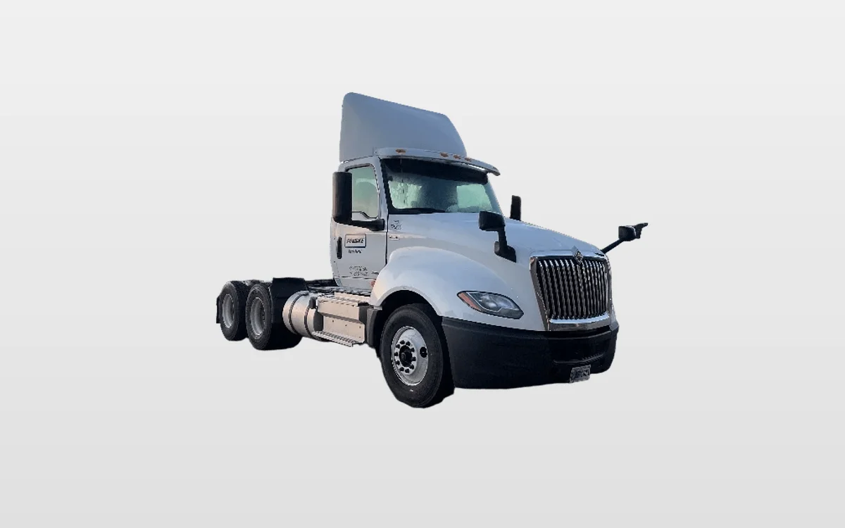 2019 International LT - image 1