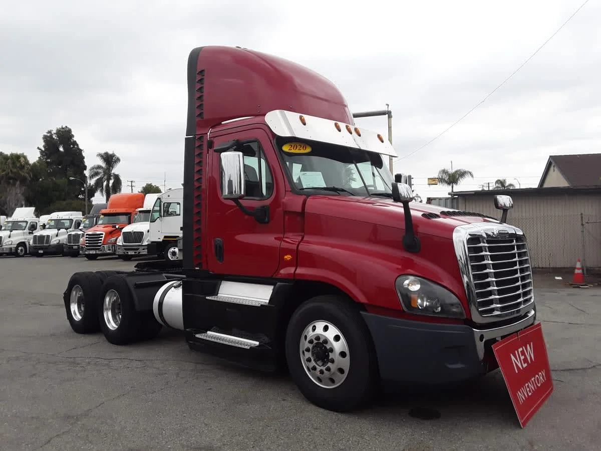 2020 Freightliner Cascadia in Montebello, CA — photo 3