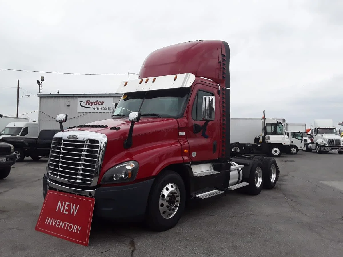 2020 Freightliner Cascadia in Montebello, CA