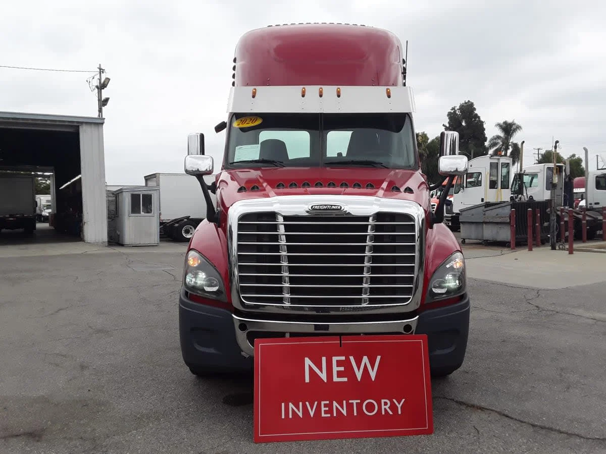 2020 Freightliner Cascadia in Montebello, CA — photo 2