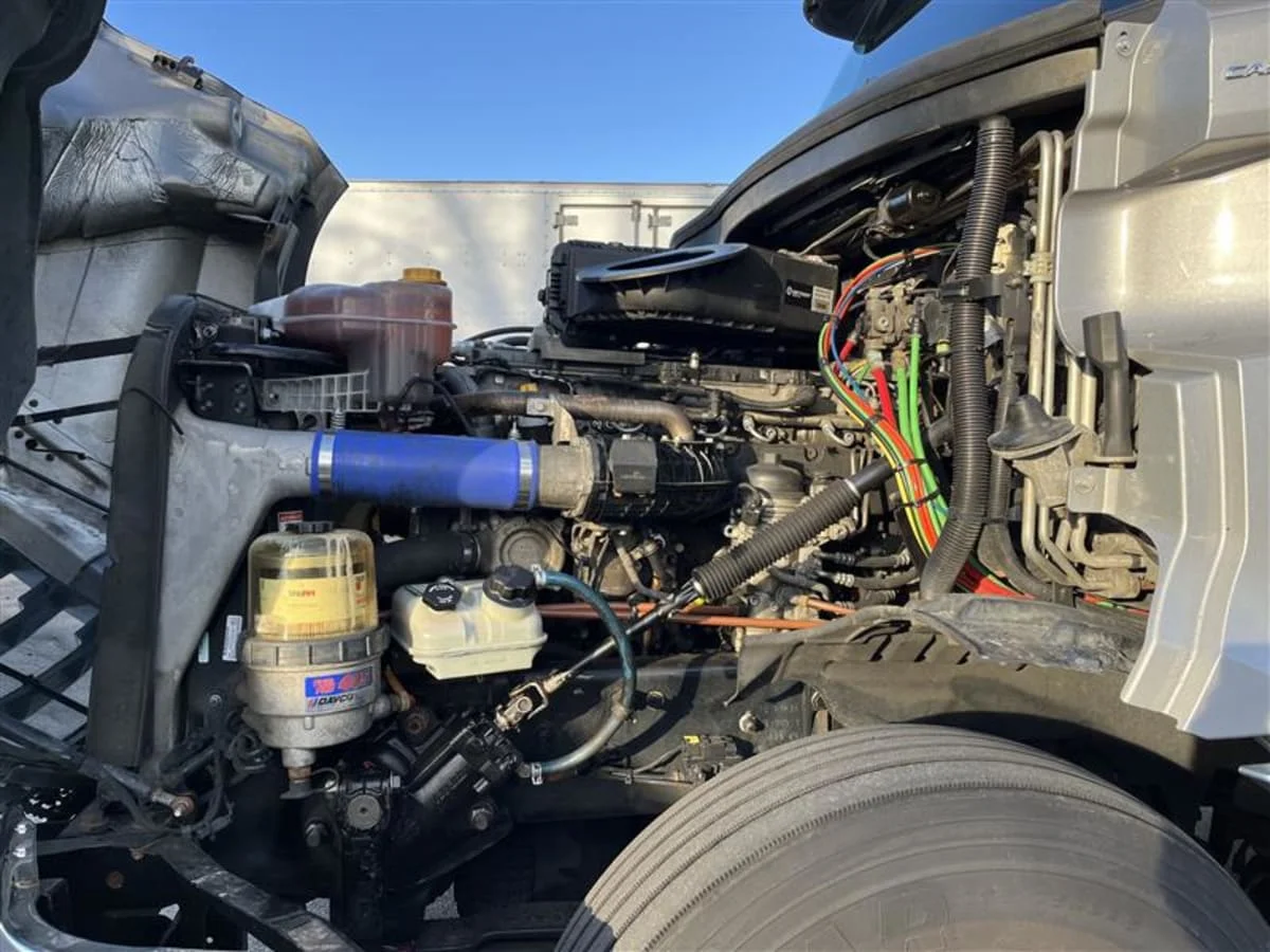 2021 Freightliner Cascadia - image 9