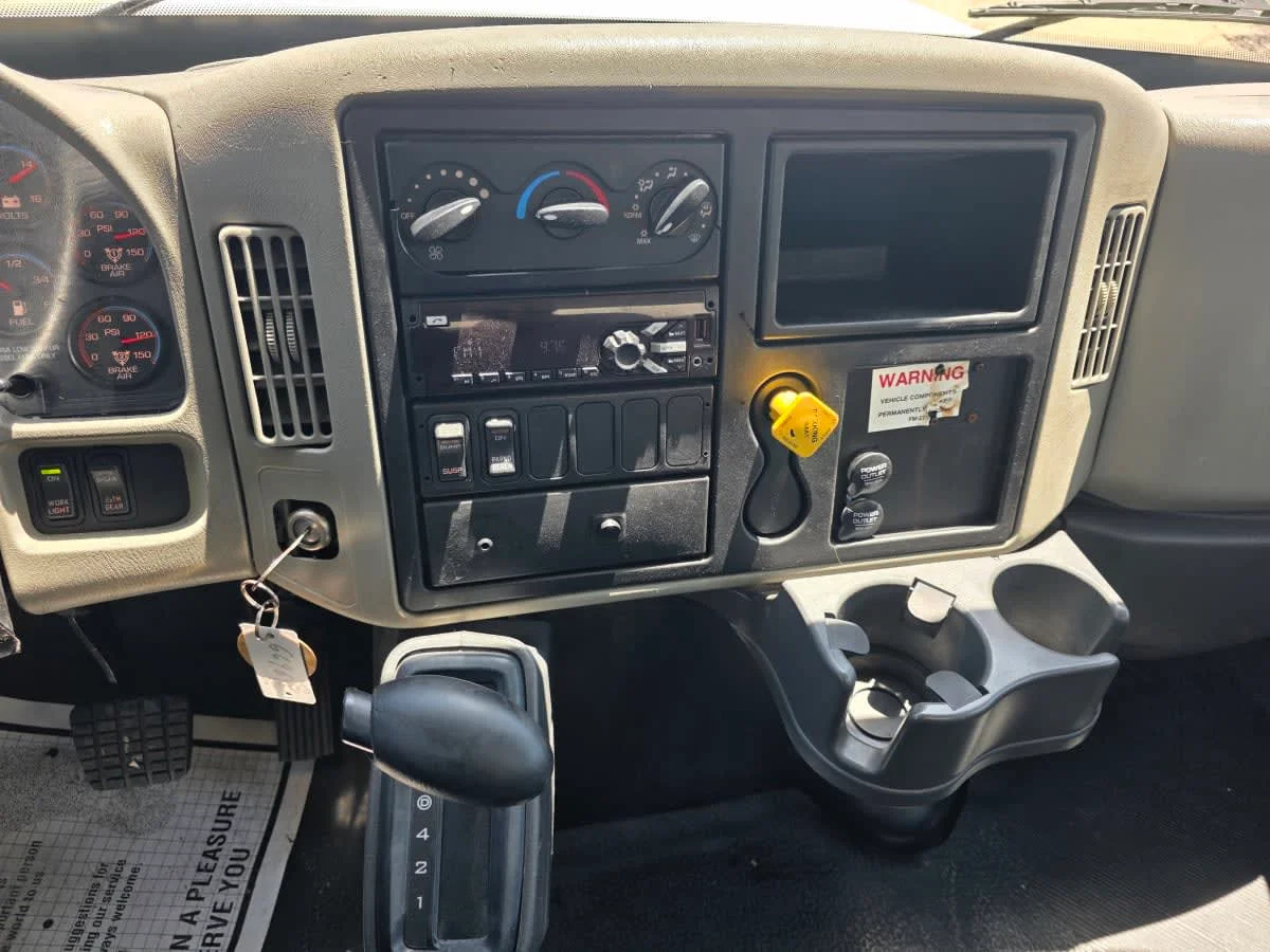 2017 International 4300 in Bensalem, PA — photo 12