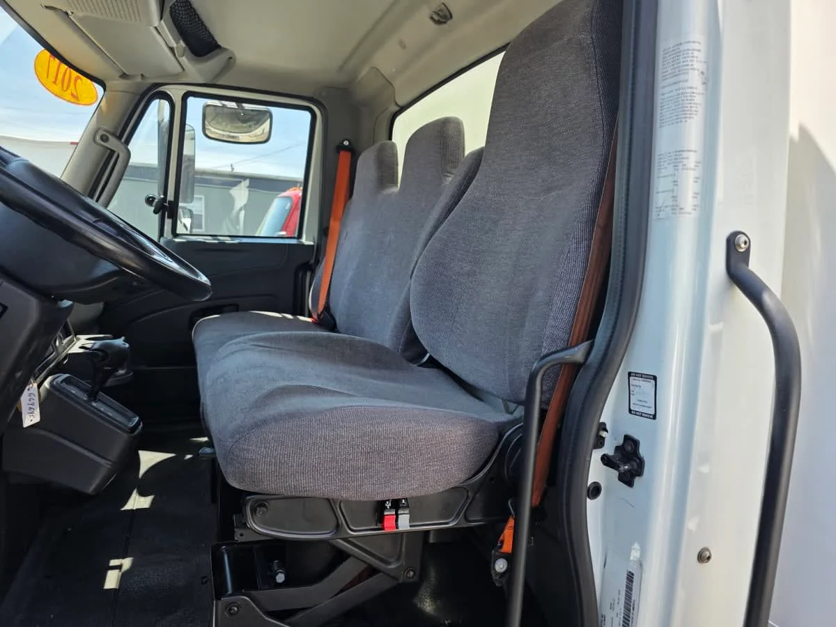 2017 International 4300 in Bensalem, PA — photo 7