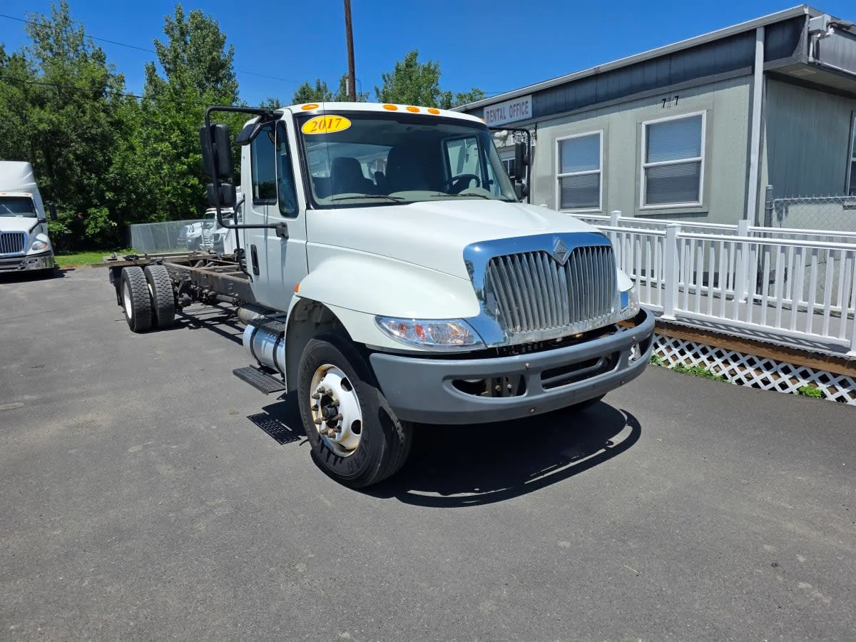 2017 International 4300 in Bensalem, PA — photo 3