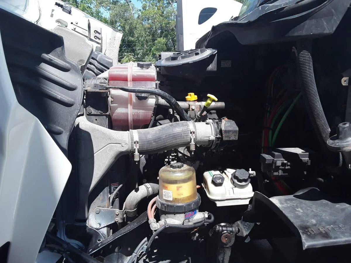 2017 Freightliner Cascadia - image 9