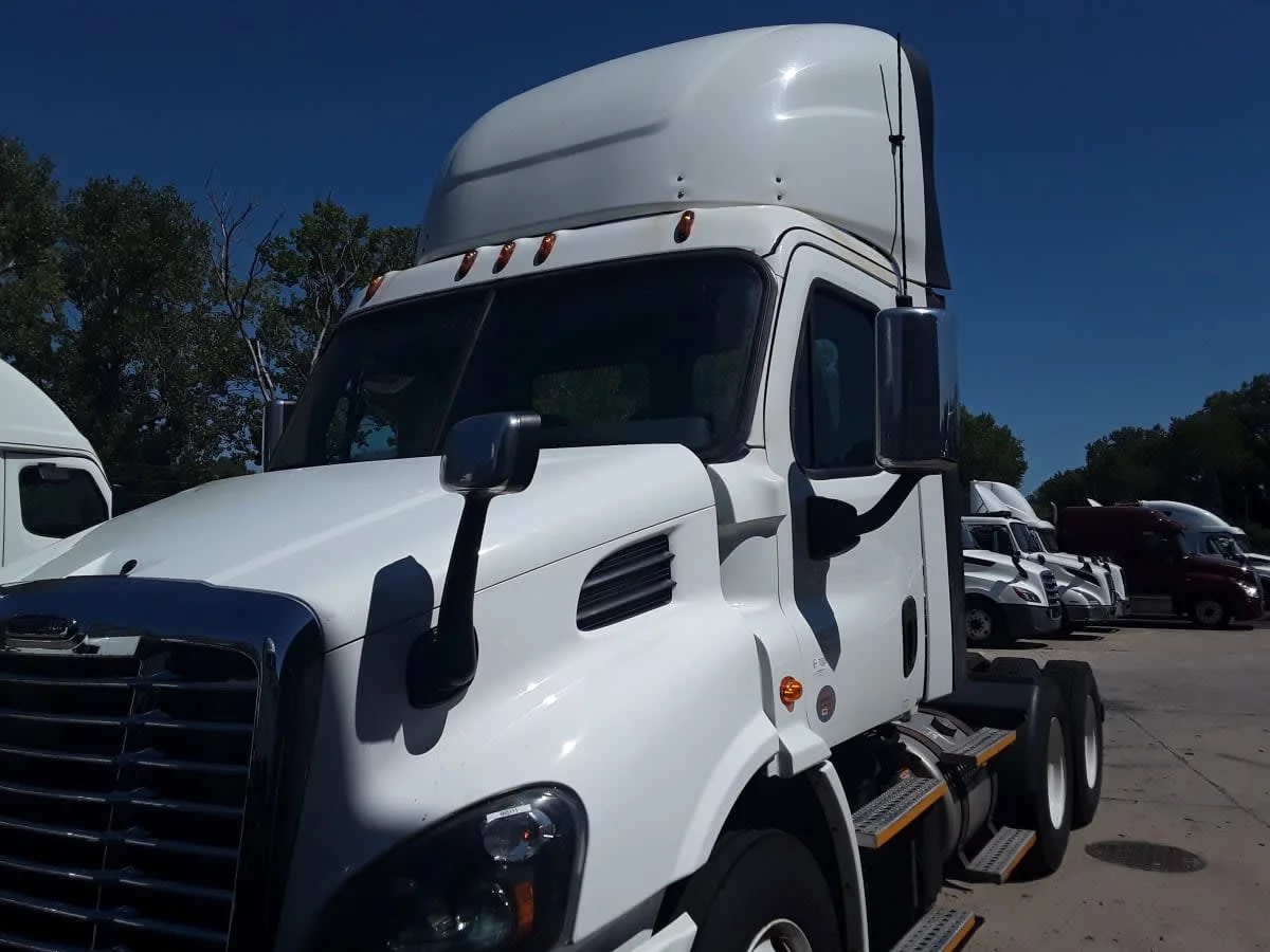 2017 Freightliner Cascadia in Kansas City, MO