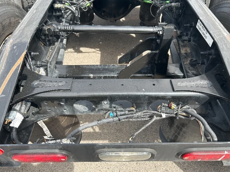 2021 International LT in El Paso, TX — photo 6