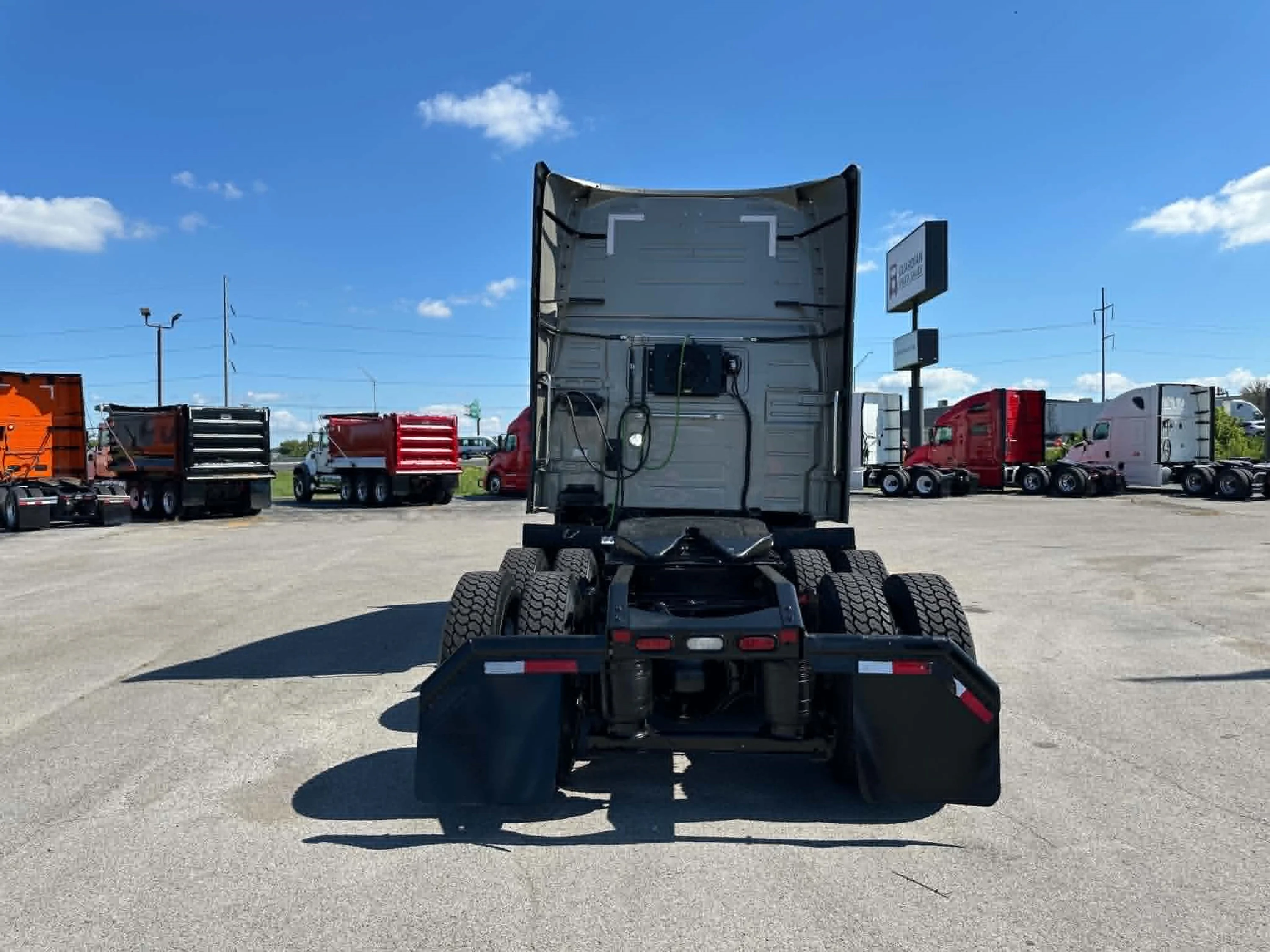2023 Volvo VNL 760 — photo 7