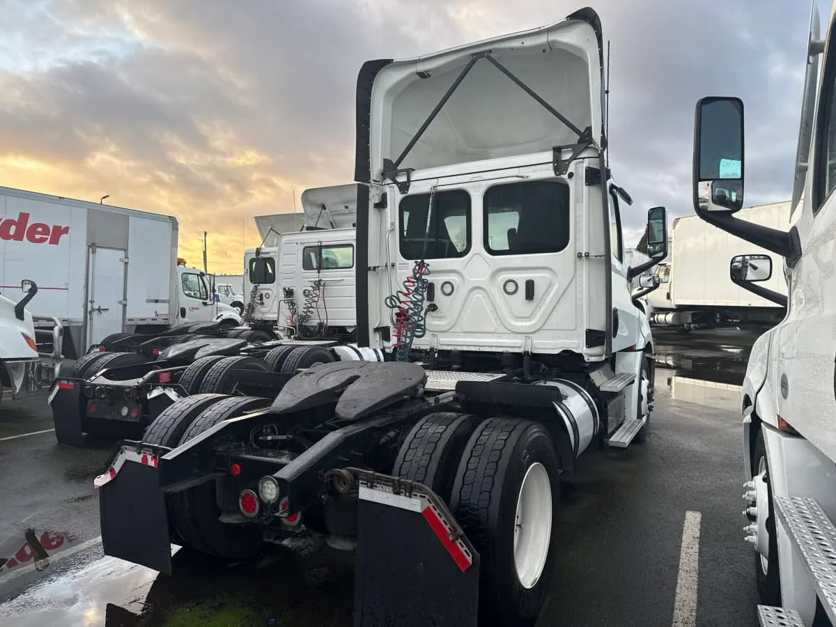 2019 Freightliner Cascadia in Tacoma, WA — photo 4