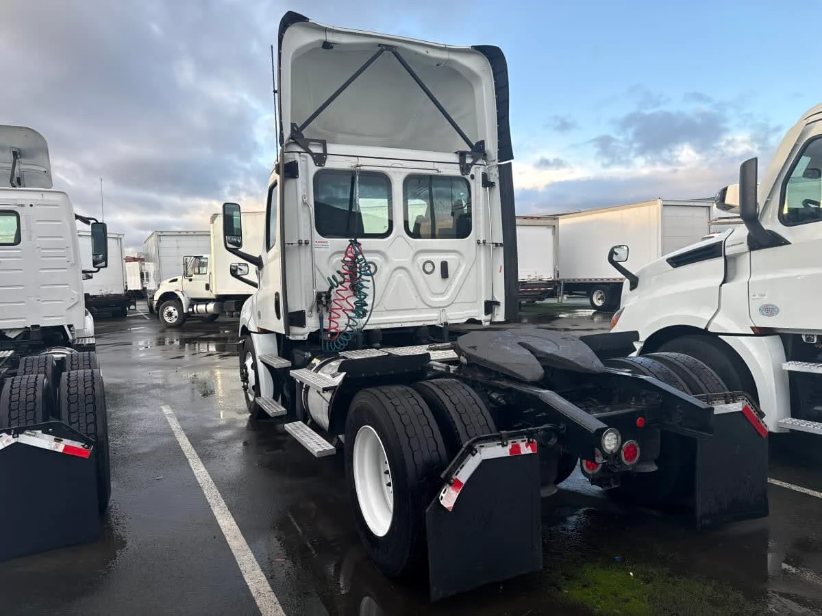2019 Freightliner Cascadia in Tacoma, WA — photo 6