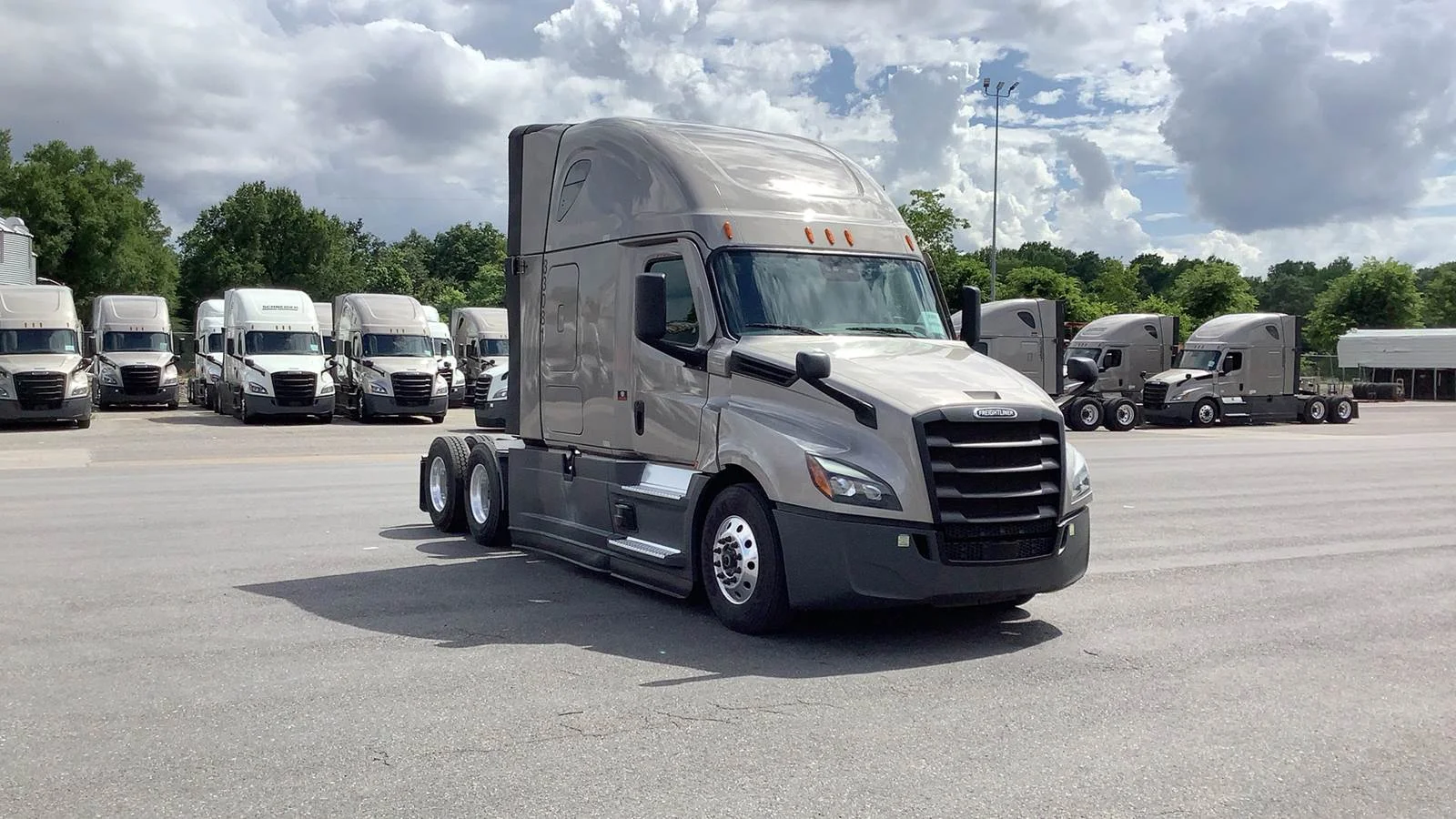 2025 Freightliner Cascadia in West Memphis, AR