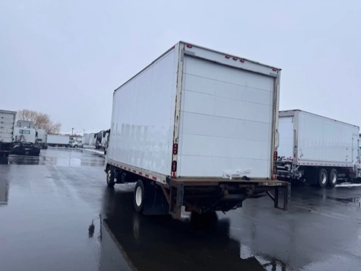 2018 Isuzu NPR - image 4