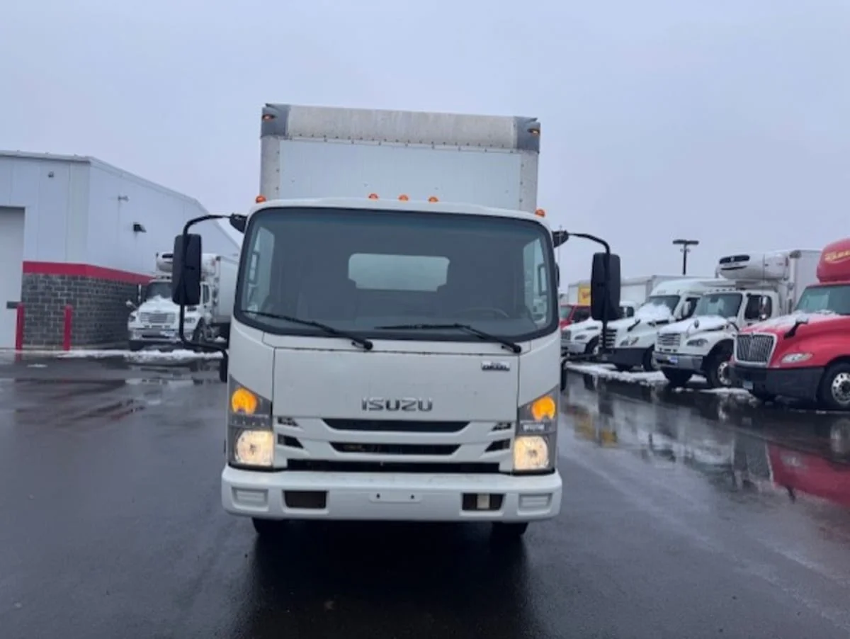 2018 Isuzu NPR - image 2
