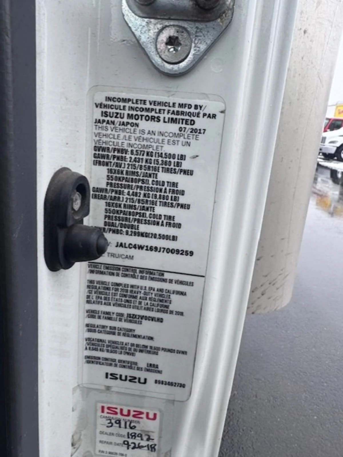 2018 Isuzu NPR - image 11