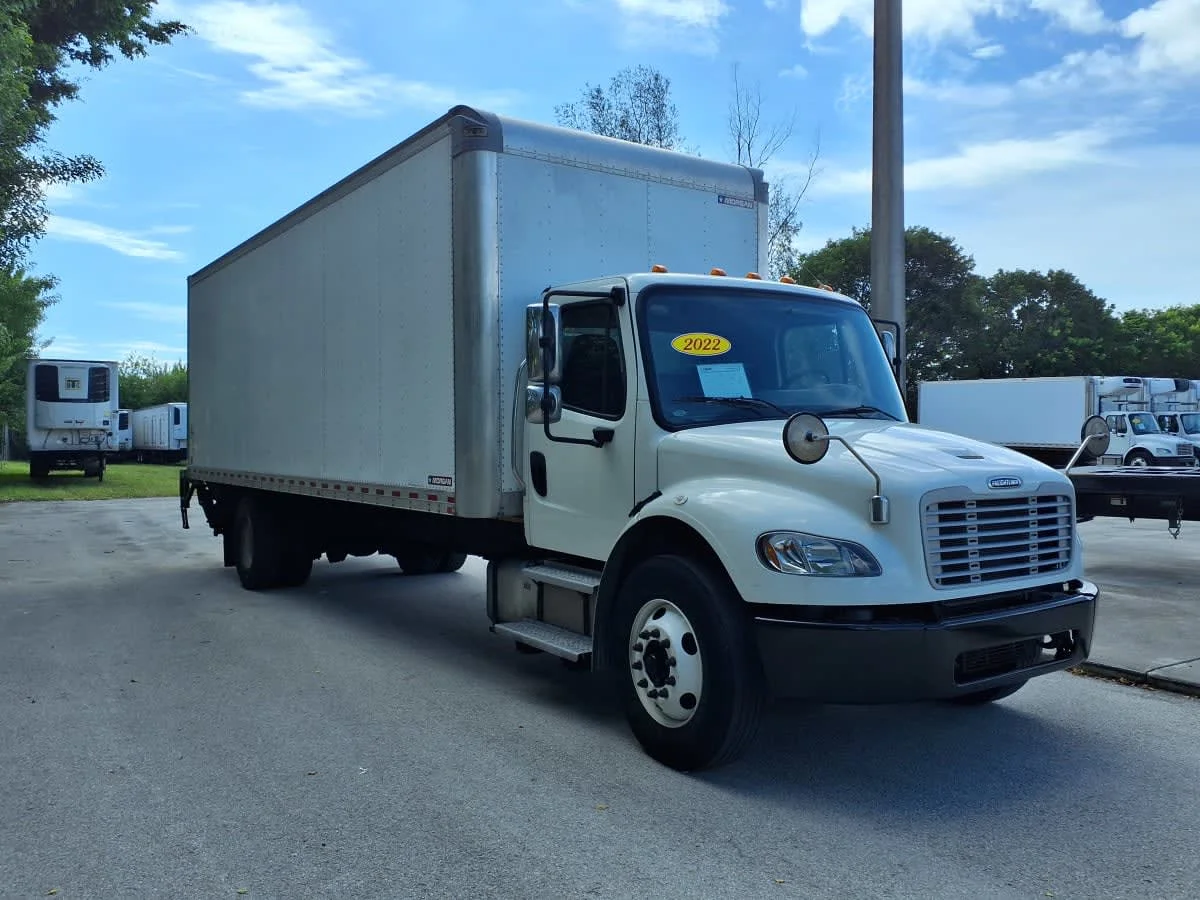 2022 Freightliner M2 106 in Davie, FL — photo 3