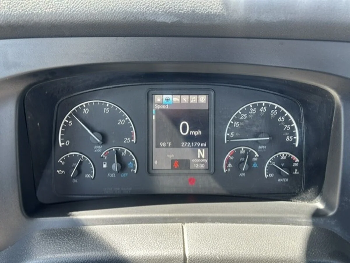 2023 Freightliner Cascadia — photo 18