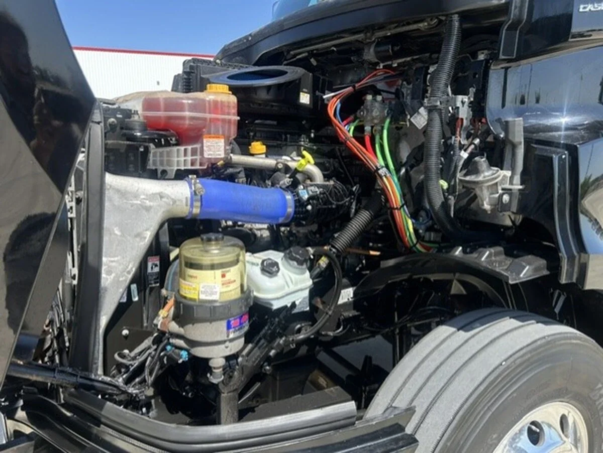 2023 Freightliner Cascadia — photo 14
