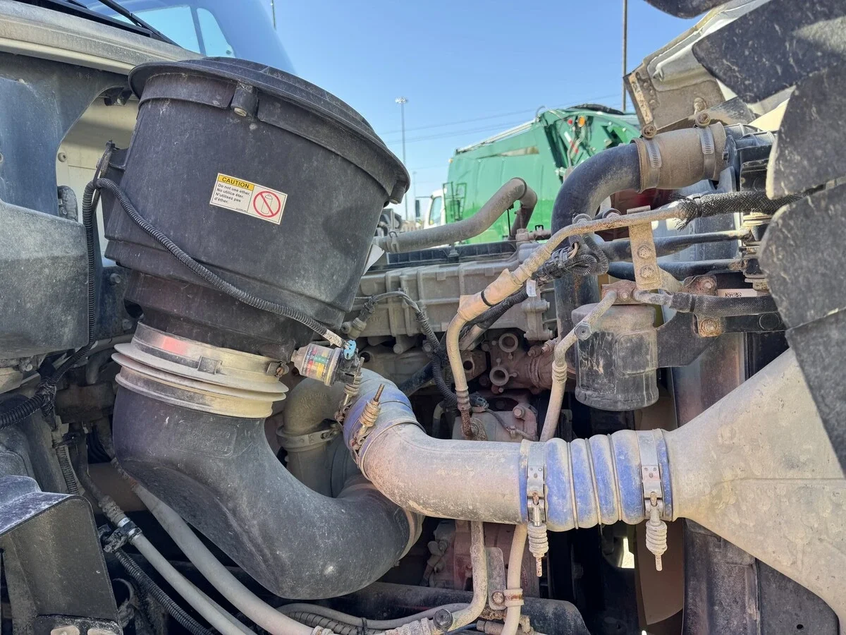 2022 Freightliner 114SD - image 16