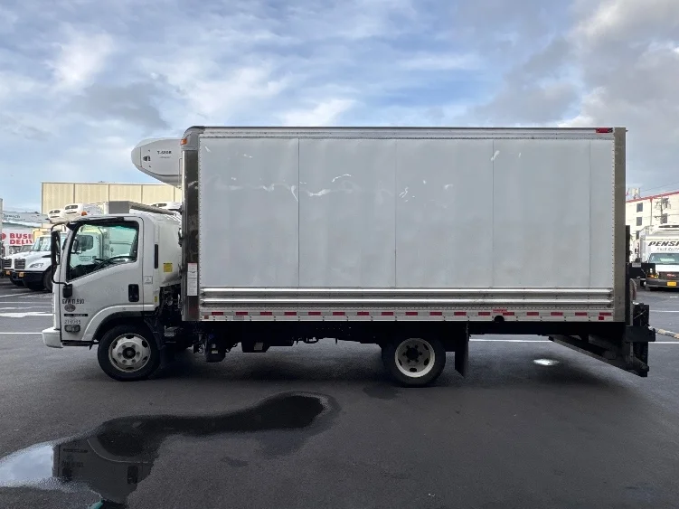 2019 Isuzu NQR - image 4