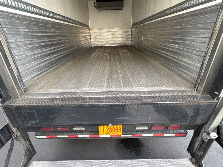 2019 Isuzu NQR - image 10