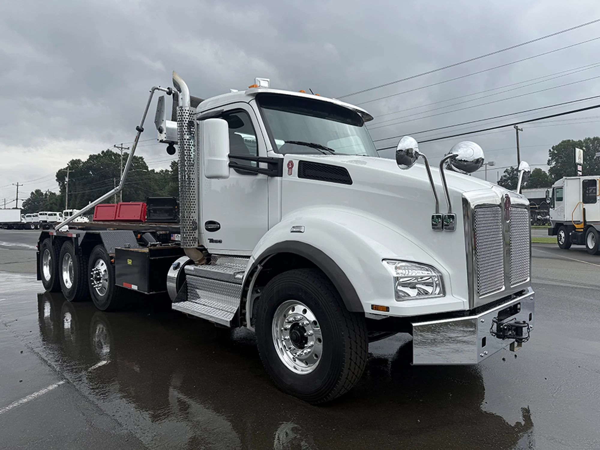 2024 Kenworth T880 - image 2