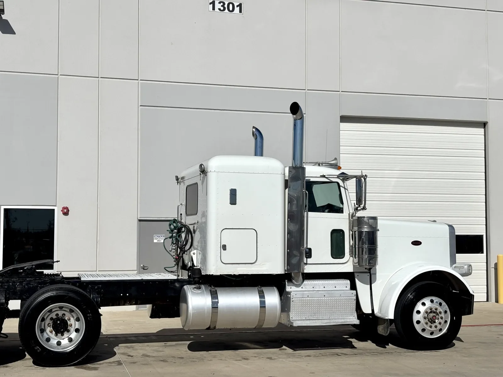 2015 Peterbilt 389 - image 7