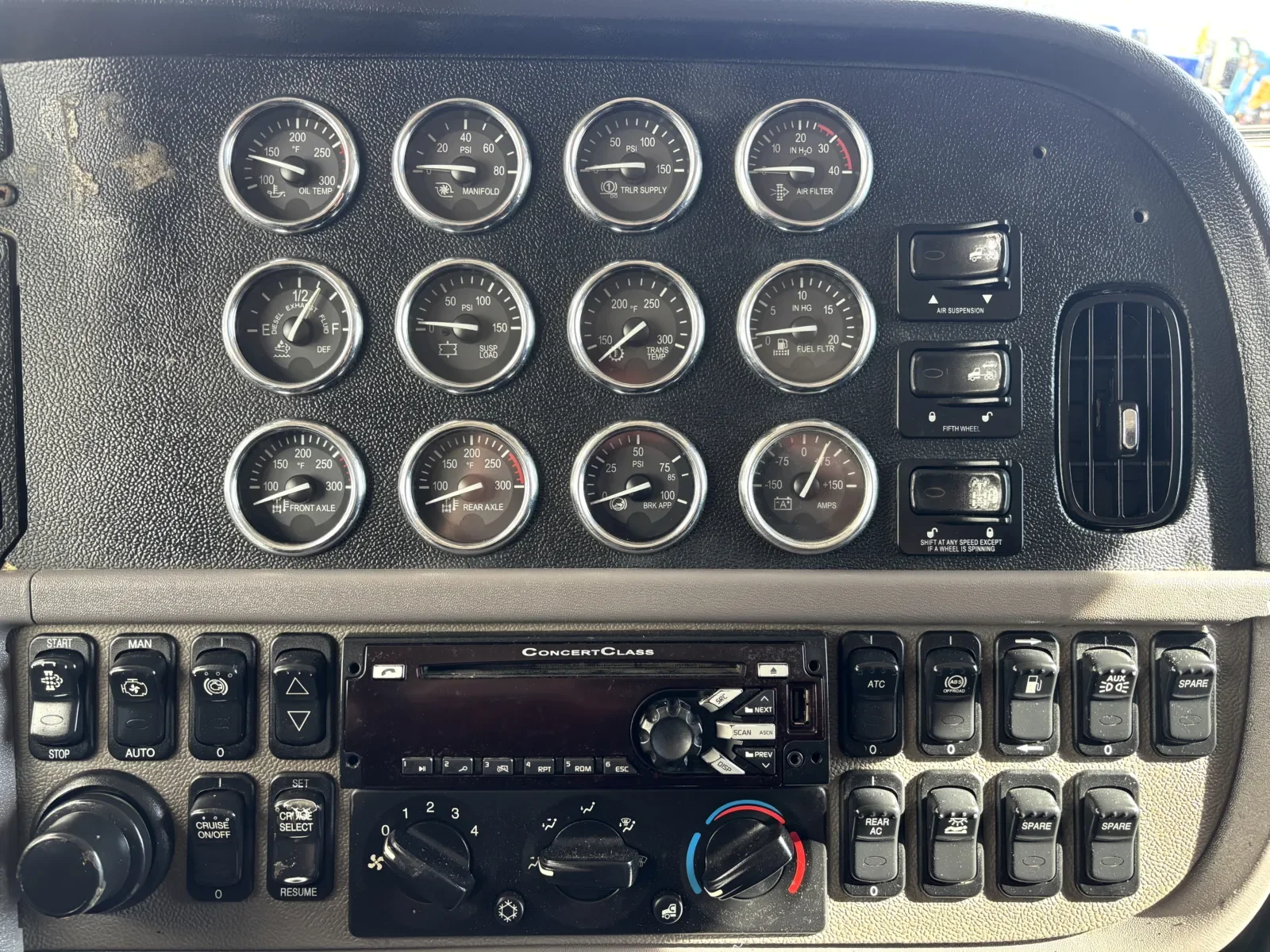 2015 Peterbilt 389 - image 17