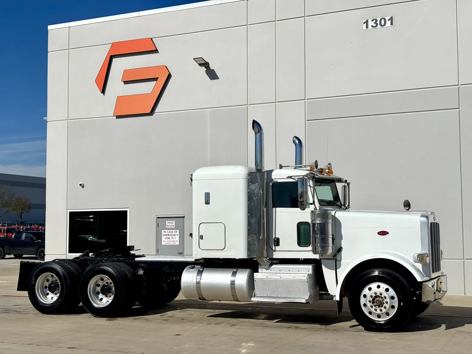 2015 Peterbilt 389 in Hutchins, TX