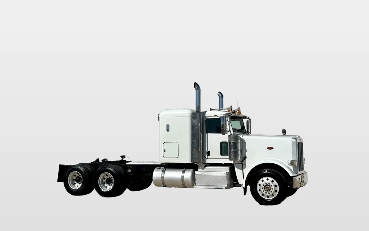 2015 Peterbilt 389 - image 1