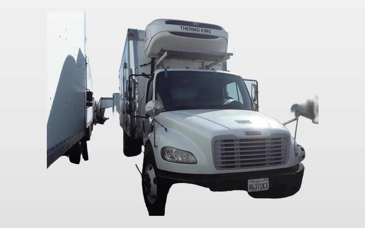 2016 Freightliner M2 106 - image 1