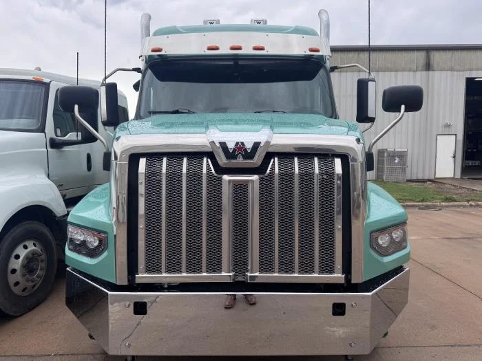 2024 Western Star 4900 — photo 3
