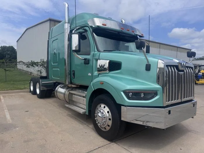 2024 Western Star 4900 — photo 2