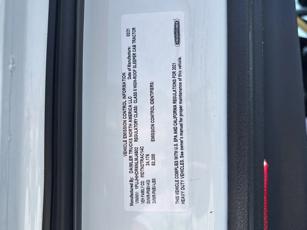 2022 Freightliner Cascadia — photo 20