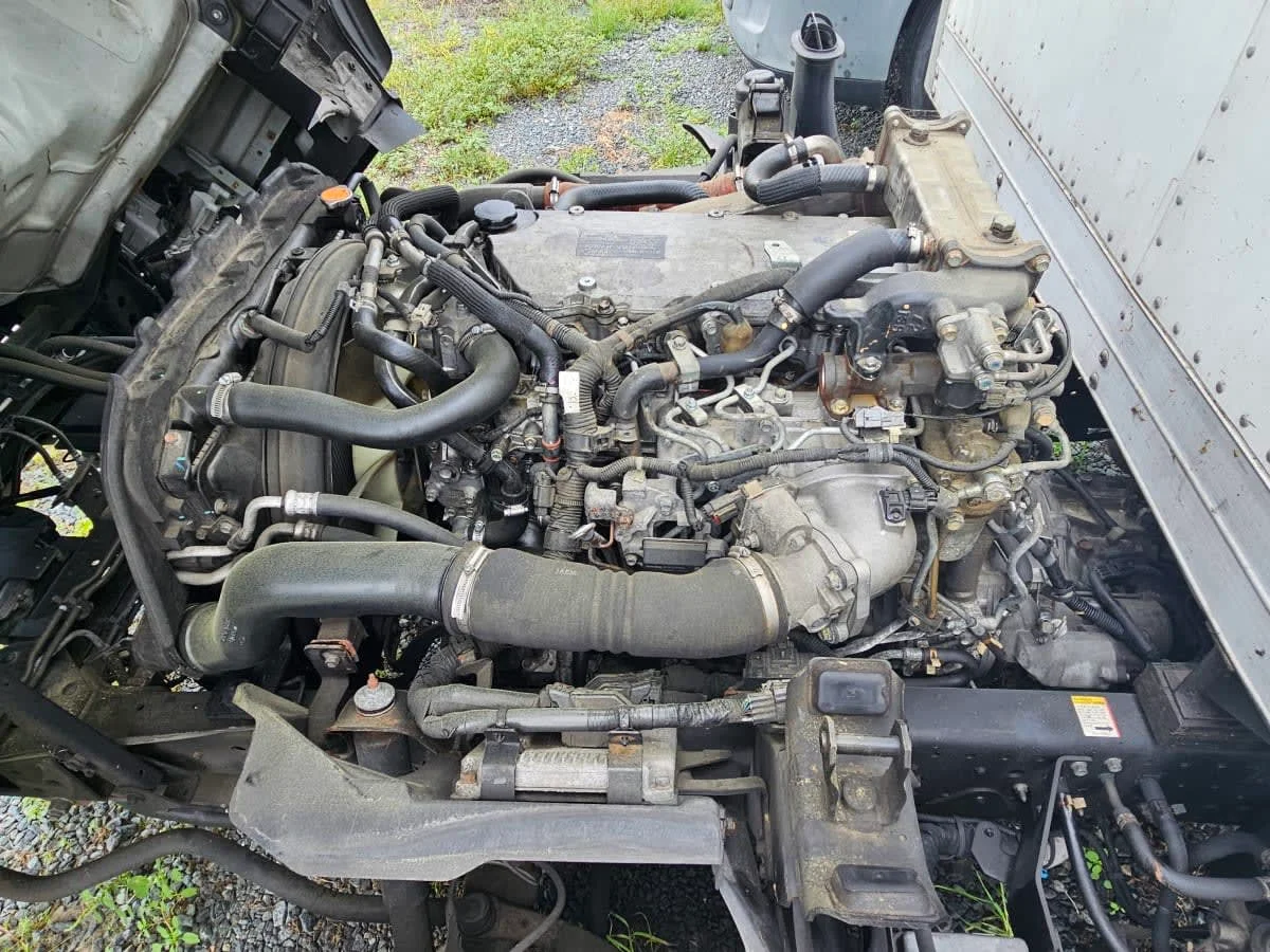 2020 Isuzu NPR - image 9