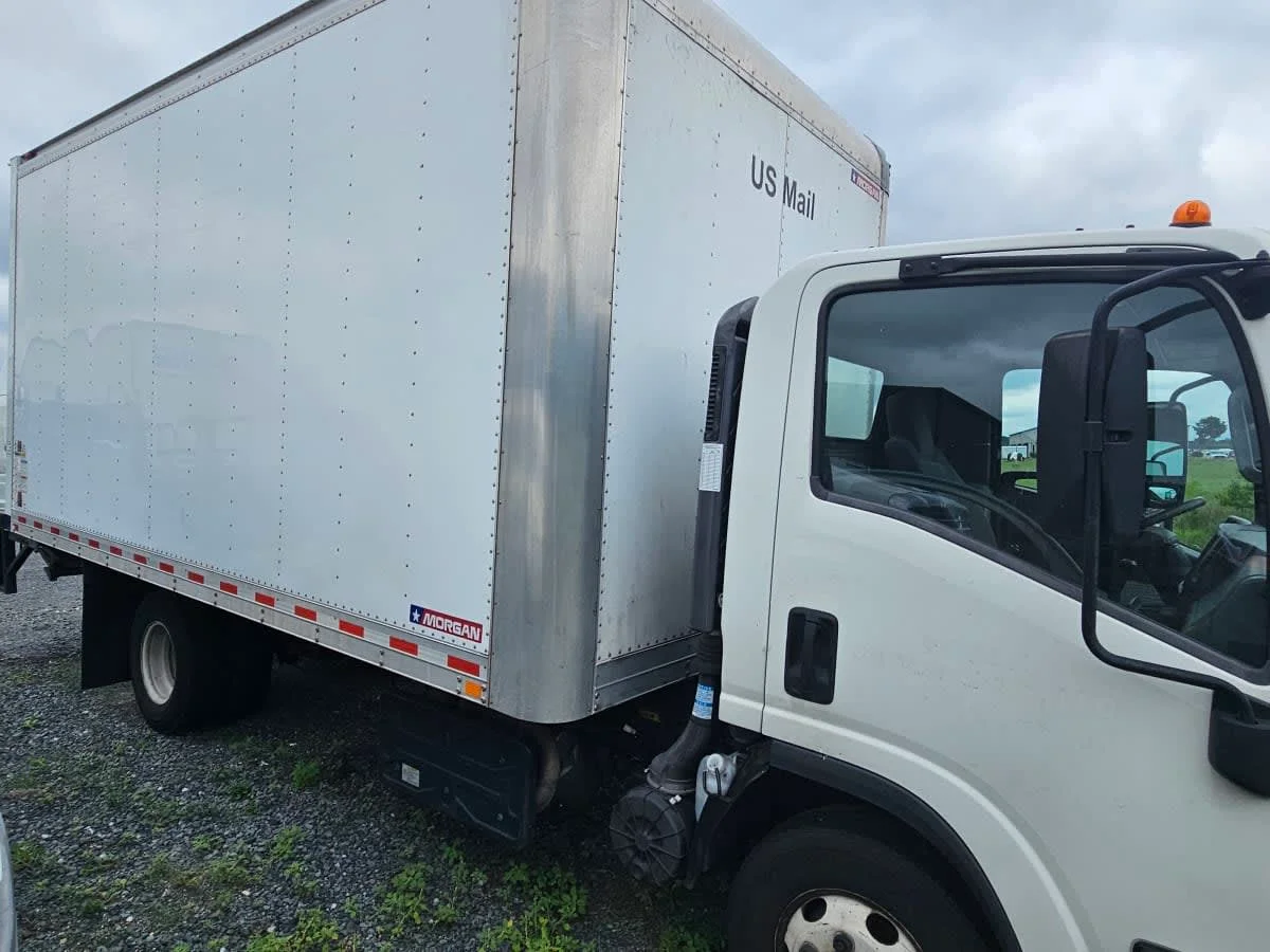 2020 Isuzu NPR - image 12