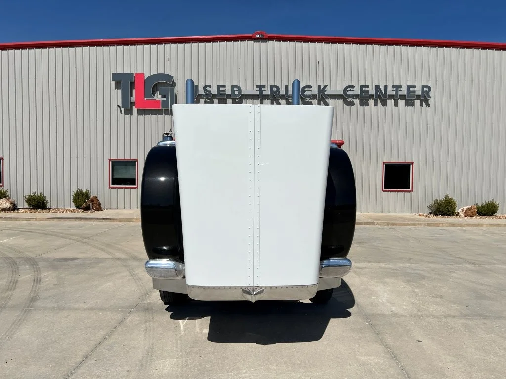 2022 Peterbilt 389 - image 9